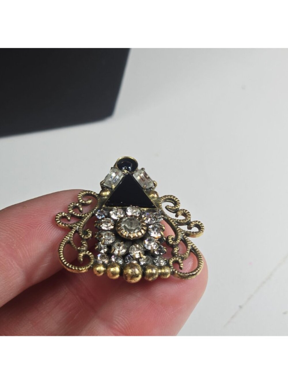 Vintage Mary DeMarco Gothic Revival Black Onyx Style Glass Statement Brooch - Picture 6 of 12